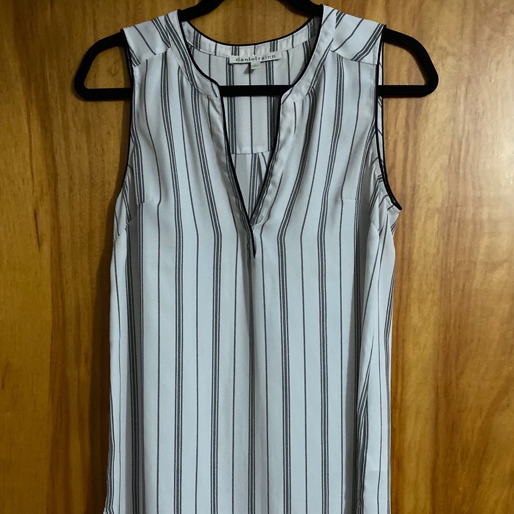 Long sleeveless v neck blouse